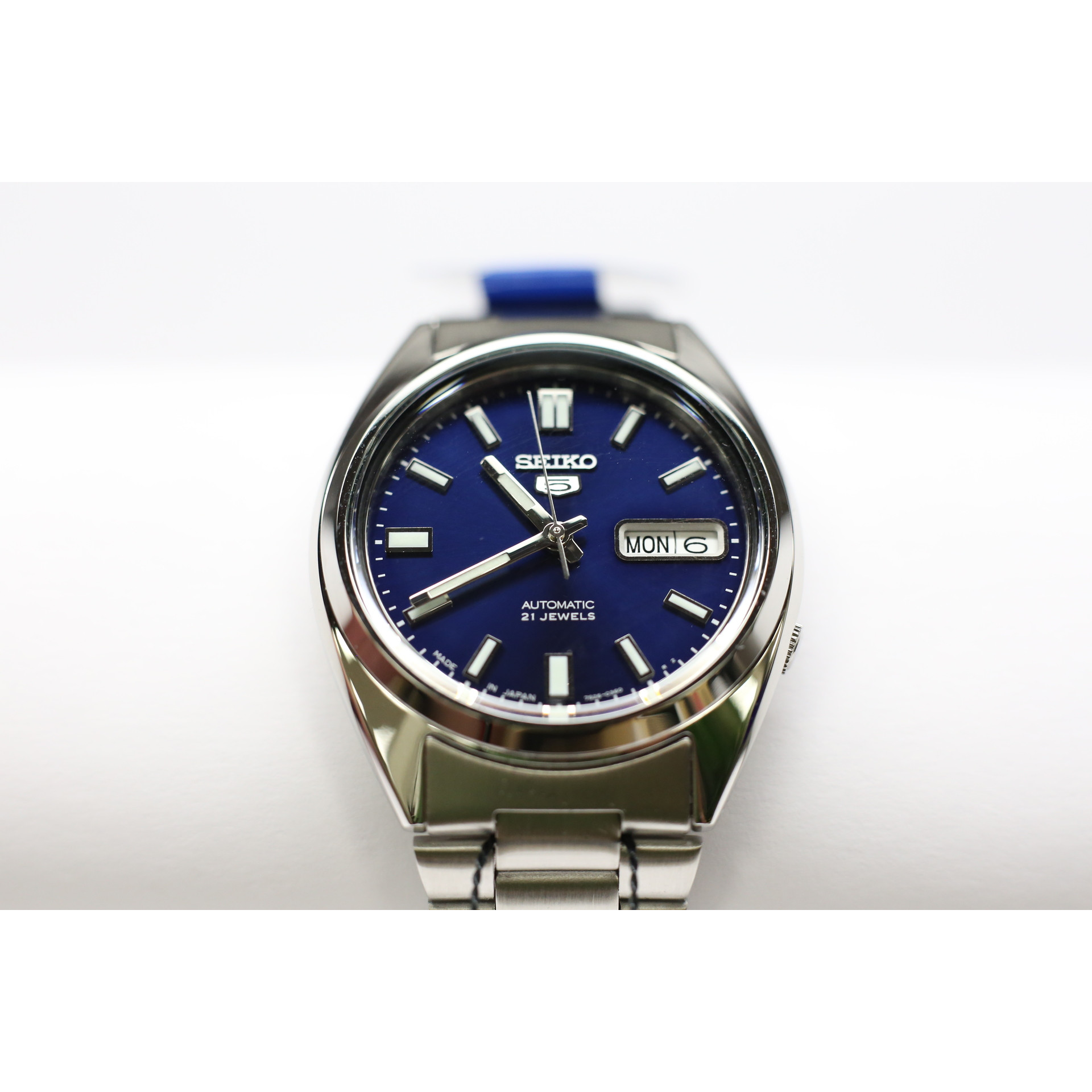 seiko 5 automatic blue