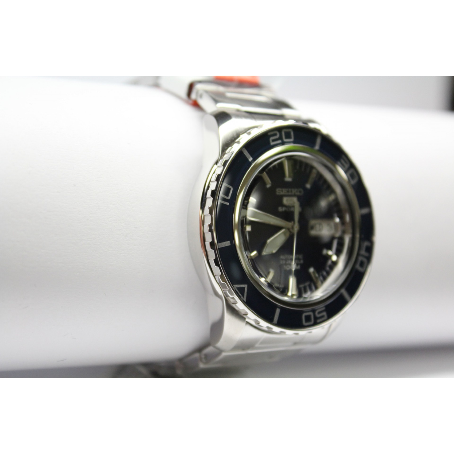 seiko 5 sports snzh53j1